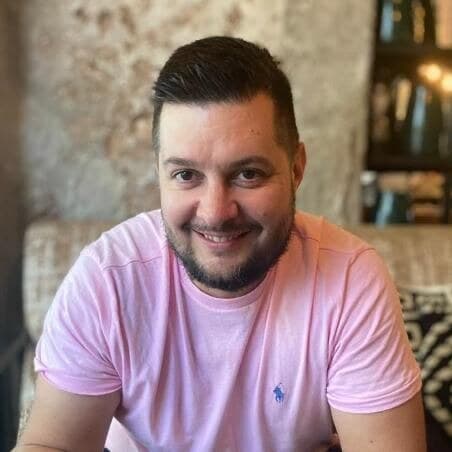 Tomáš Hadnagy — Relationship manager